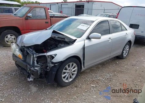 2011 Toyota Camry Xle z USA, uszkodzony, nr VIN 4T4BF3EK1BR175079